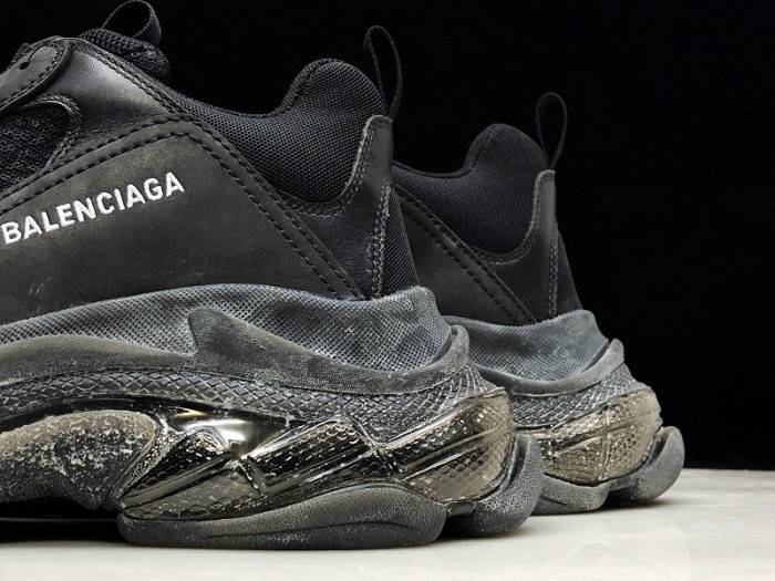 BLCG Sneaker Triple.s.Gomma “Black” 541624 W0901 1000