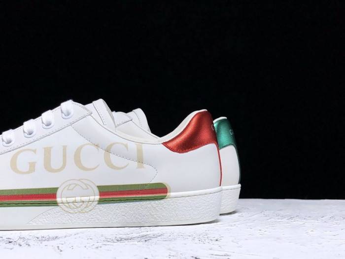 G*u*i ace embroidered low-top sneaker white with logo