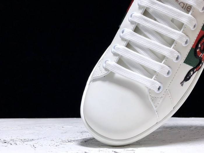 G*u*i ace embroidered low-top sneaker white with snake