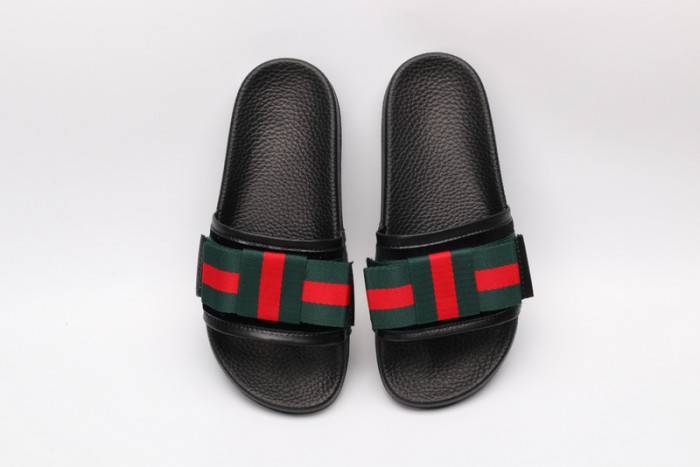 G*u*i slippers