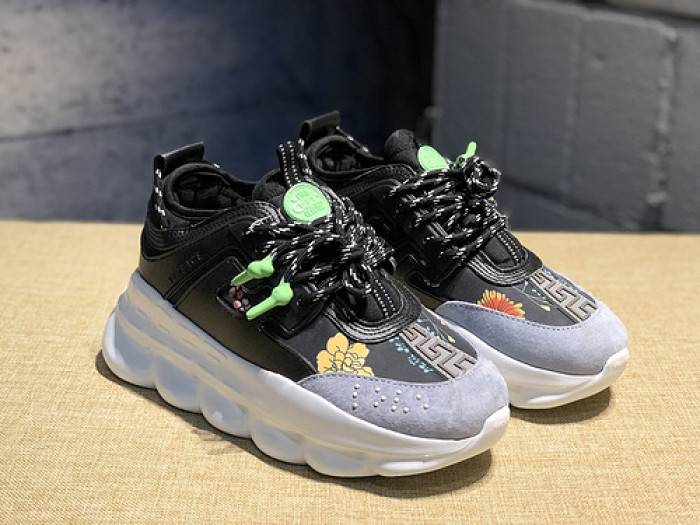 VERS CHAIN REACTION SNEAKERS