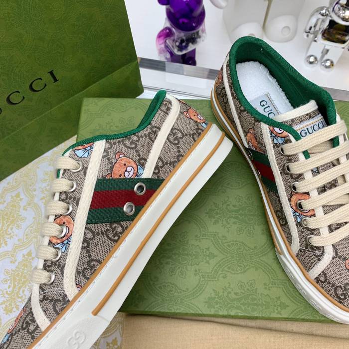 G*u*i sneaker