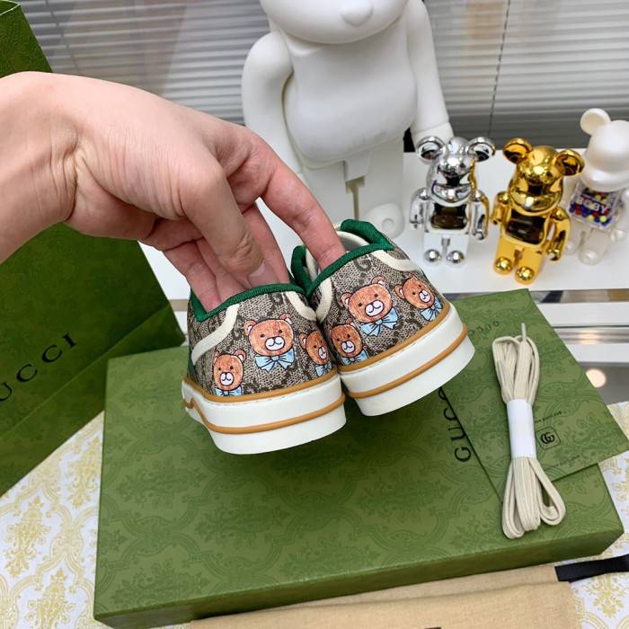 G*u*i sneaker