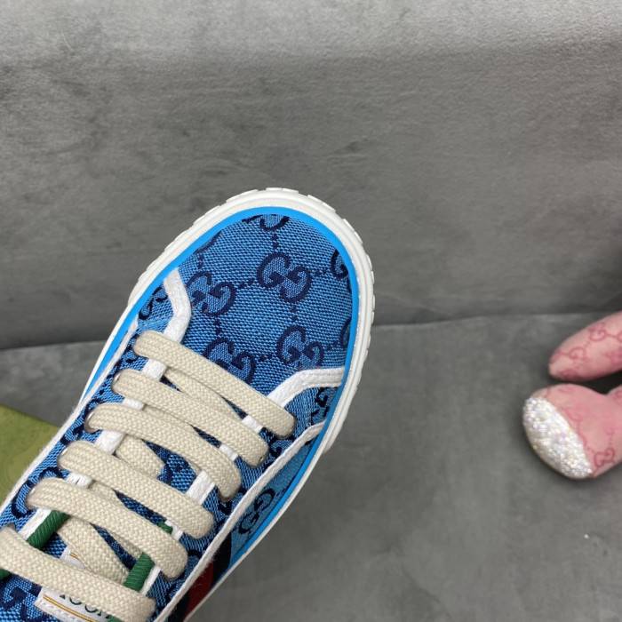 G*u*i sneaker