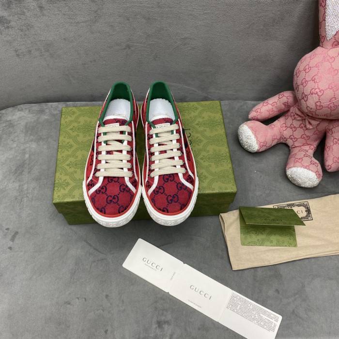 G*u*i sneaker