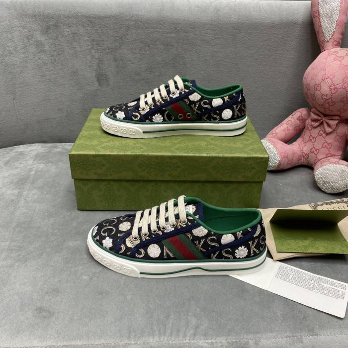 G*u*i sneaker