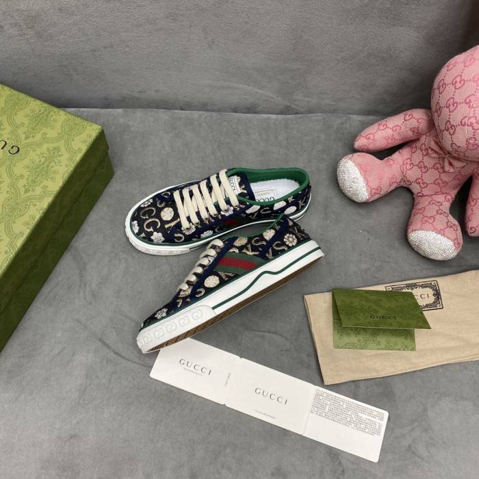 G*u*i sneaker