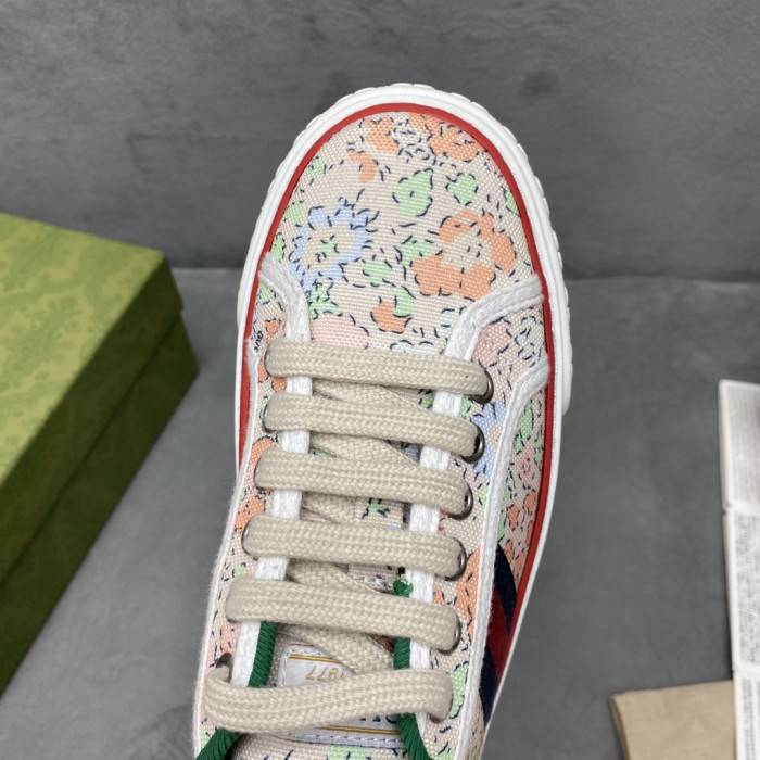 G*u*i sneaker