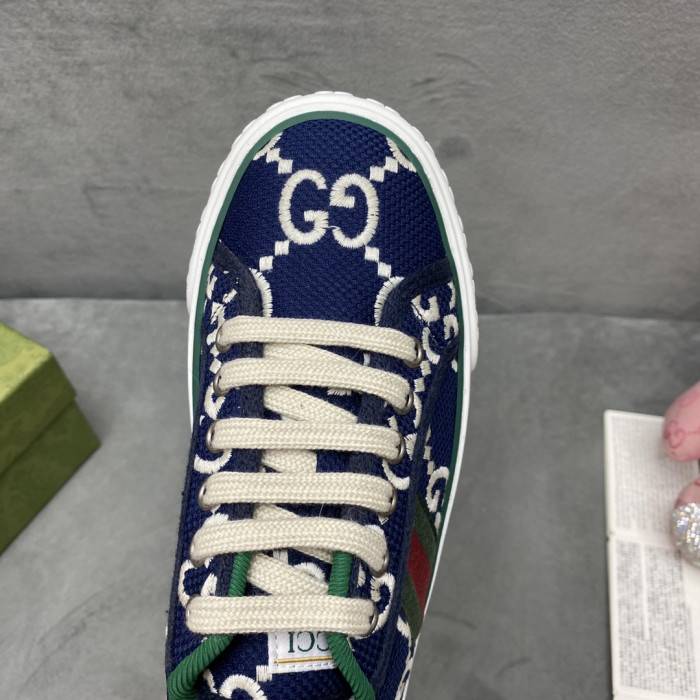 G*u*i sneaker