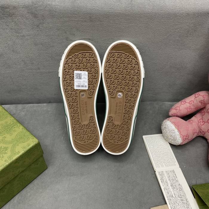 G*u*i sneaker