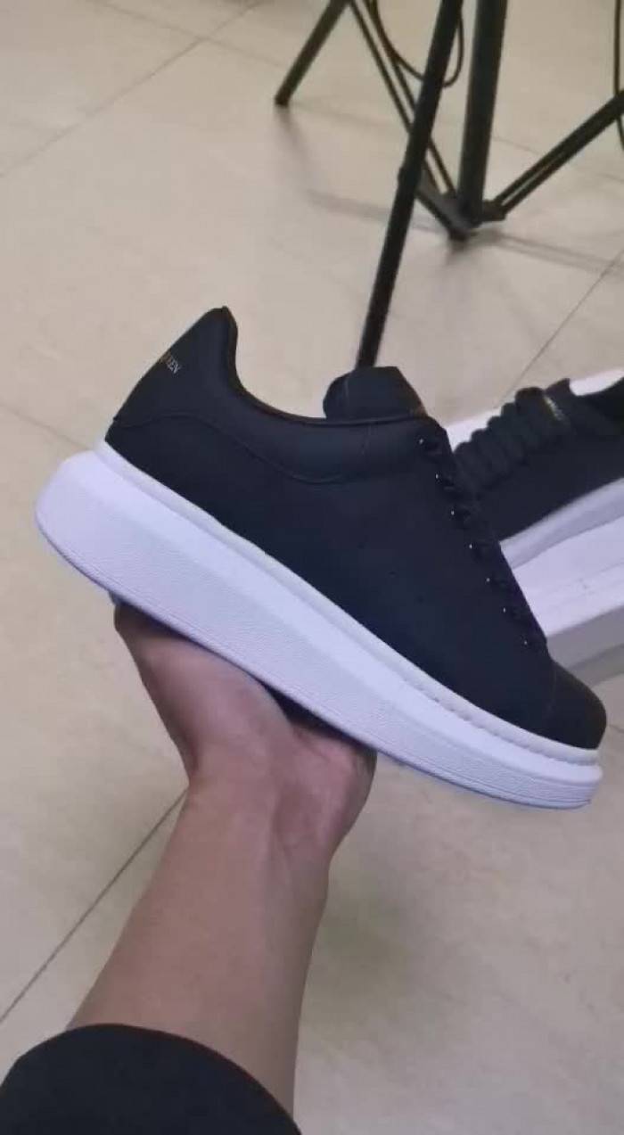MQ Sneakers