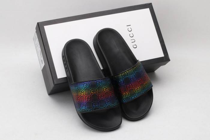 G*u*i slippers