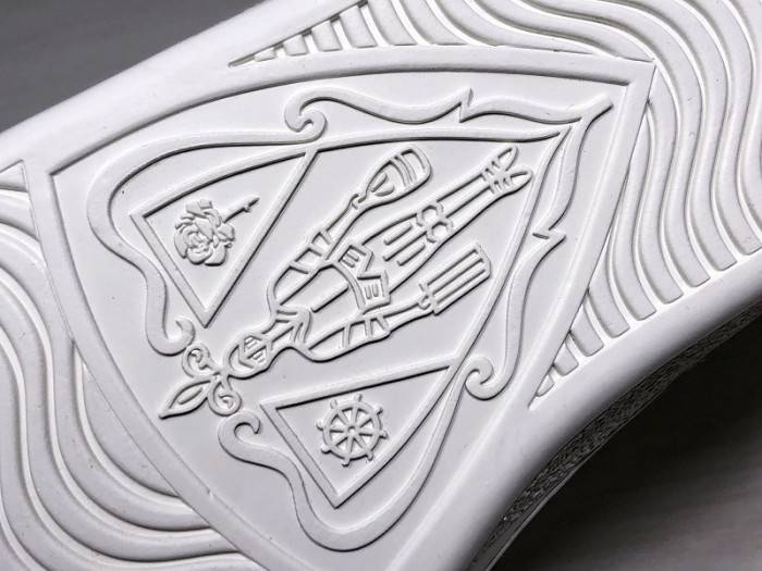 G*u*i ace embroidered low-top sneaker
