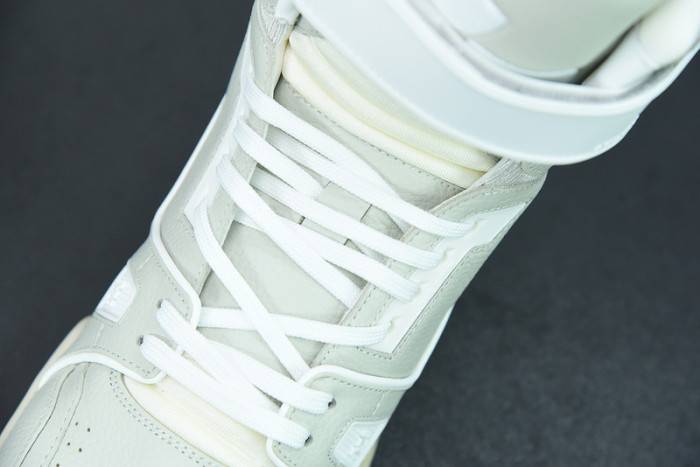 LOUI VUITTO SNEAKER