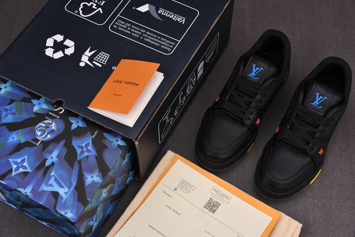 LOUI VUITTO SNEAKER
