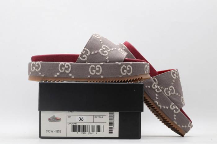 G*u*i slippers