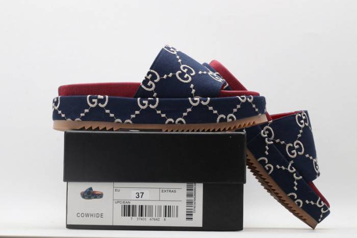 G*u*i slippers