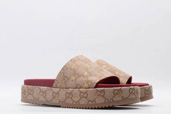 G*u*i slippers