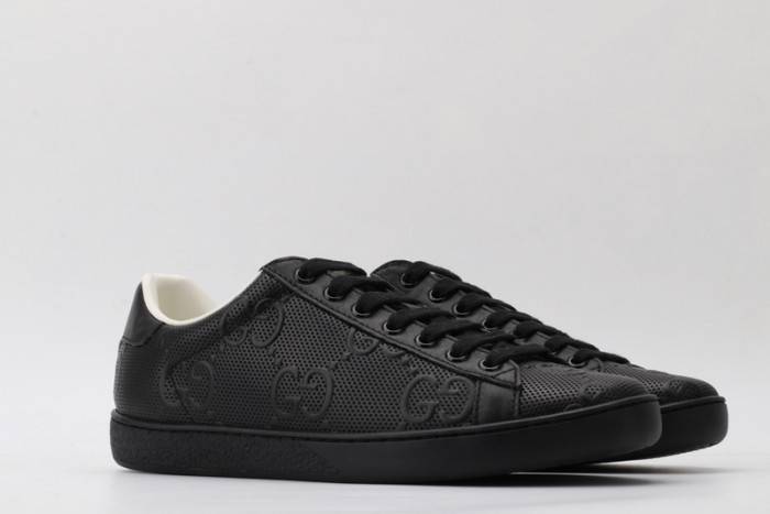 G*u*i ace embroidered low-top sneaker black