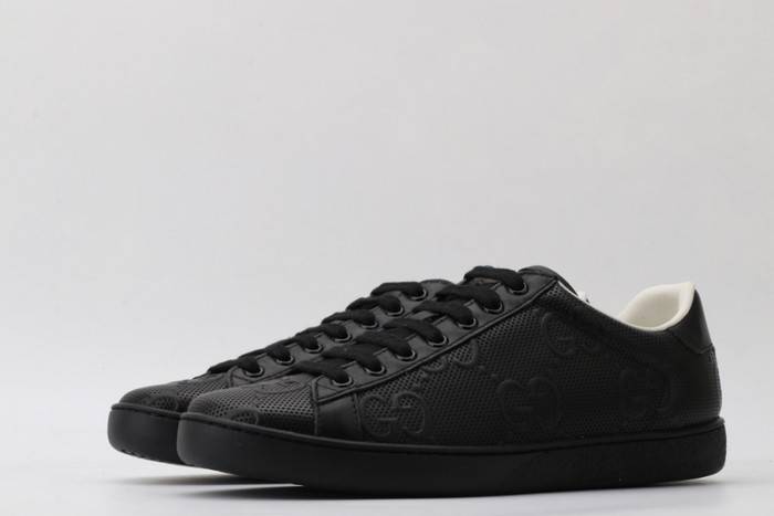G*u*i ace embroidered low-top sneaker black