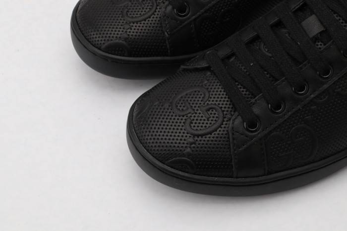 G*u*i ace embroidered low-top sneaker black