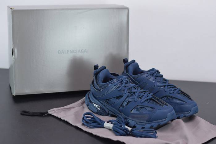 BLCG Track Trainer Dark Navy 542023 W2LA1 4107