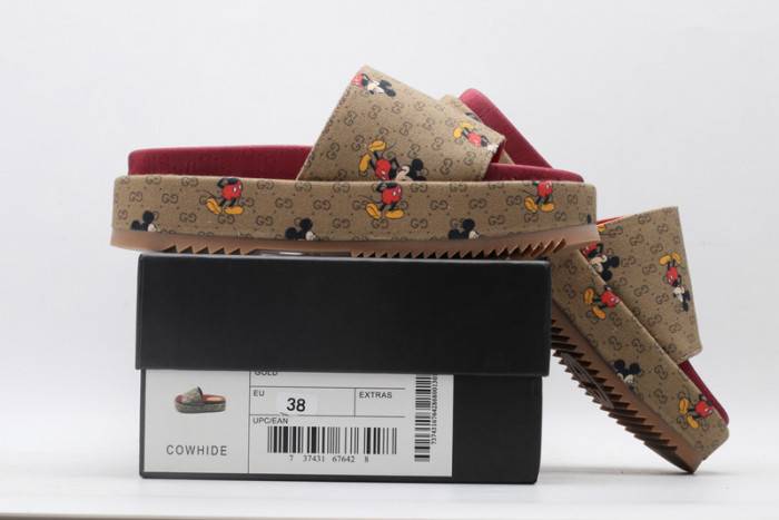 G*u*i slippers