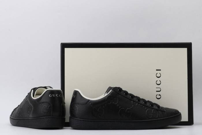 G*u*i ace embroidered low-top sneaker black