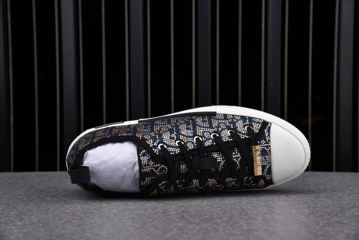 D10R B23 Sneakers Low Top