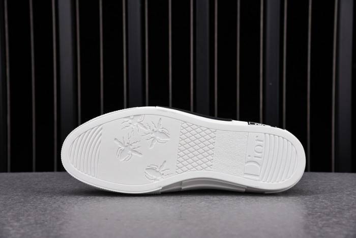 D10R B23 Oblique High Top Sneaker