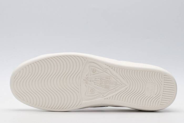 G*u*i ace embroidered low-top sneaker 429466a38g09064