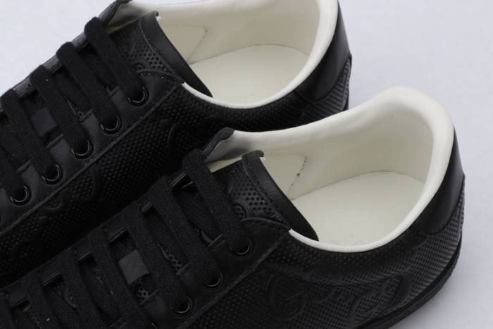 G*u*i ace embroidered low-top sneaker black