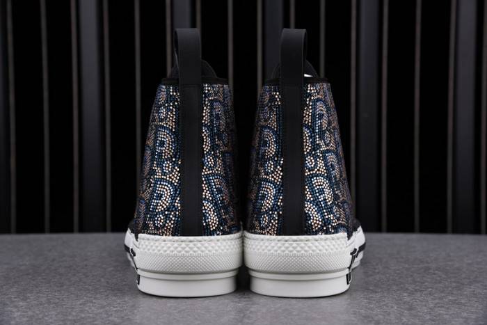 D10R B23 Oblique High Top Sneaker