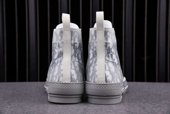 D10R B23 Oblique High Top Sneaker