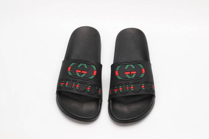 G*u*i slippers