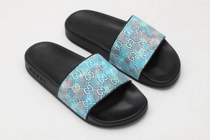 G*u*i slippers