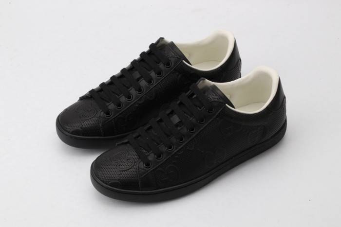 G*u*i ace embroidered low-top sneaker black