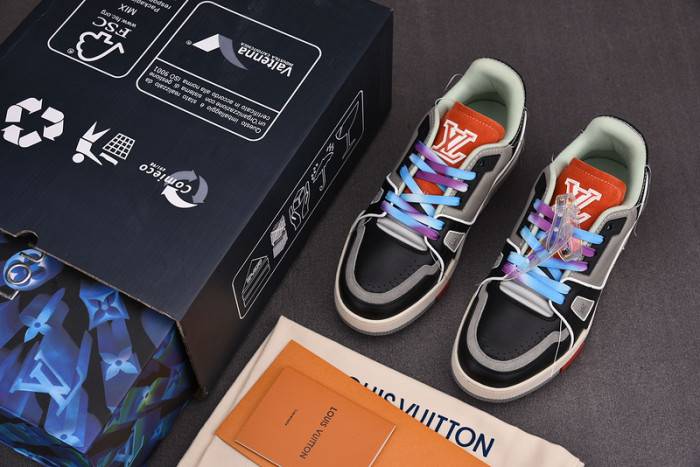 LOUI VUITTO SNEAKER