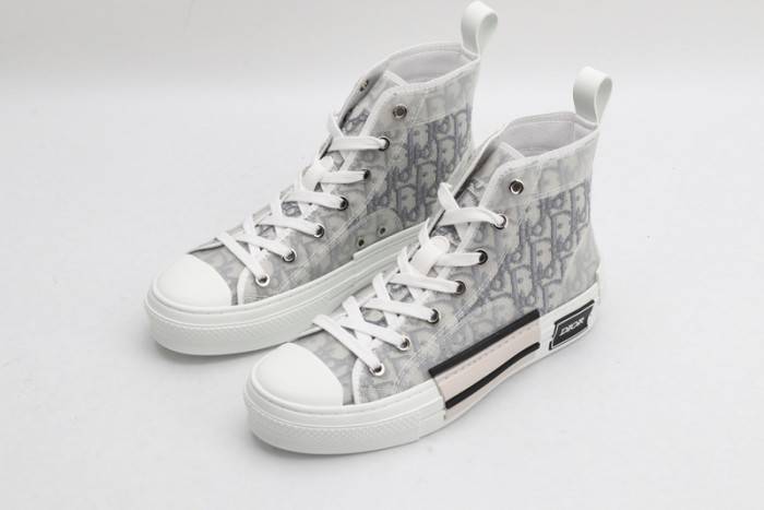 D10R B23 Oblique High Top Sneaker