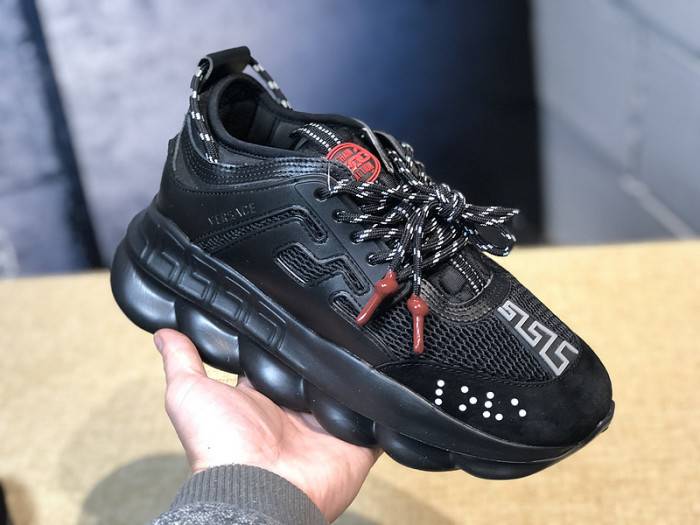 VERS CHAIN REACTION SNEAKERS