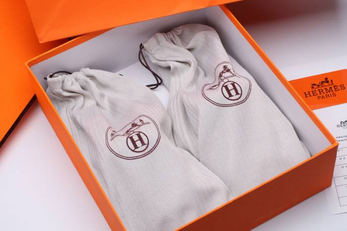 HERM*S SLIPPERS