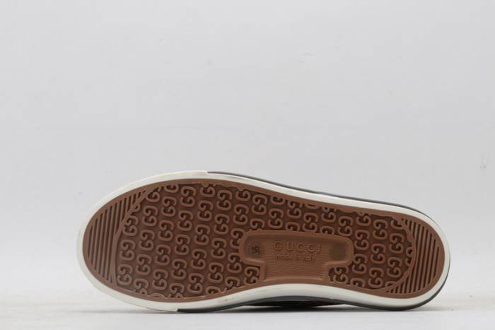 G*u*i sneaker 123-2