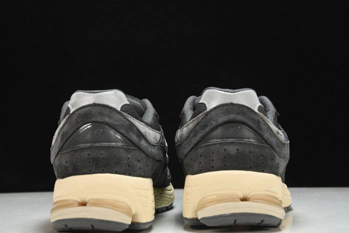New Balance Q26 New Balance M2002RHO