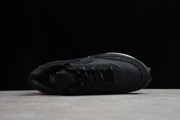 Sacai x Nike LVD Waffle Daybreak Black white BV0073-002