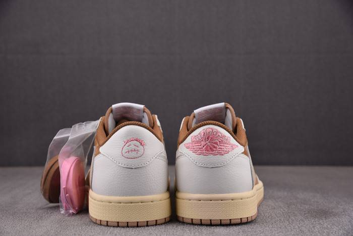 Travis Scott x Air Jordan 1 Low OG DM7866-106