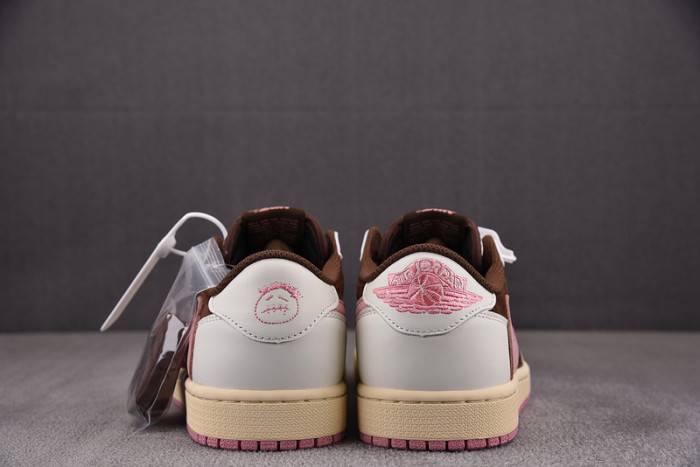 Travis Scott x Air Jordan 1 Low OG DZ4137-206